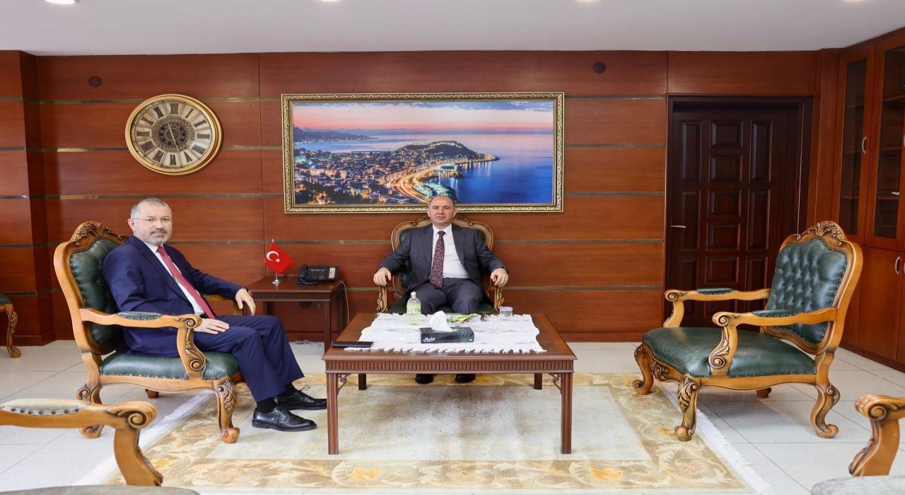 KBÜ Rektörü Kırışık, Ordu ve Giresunda kurumsal ziyaretler gerçekleştirdi