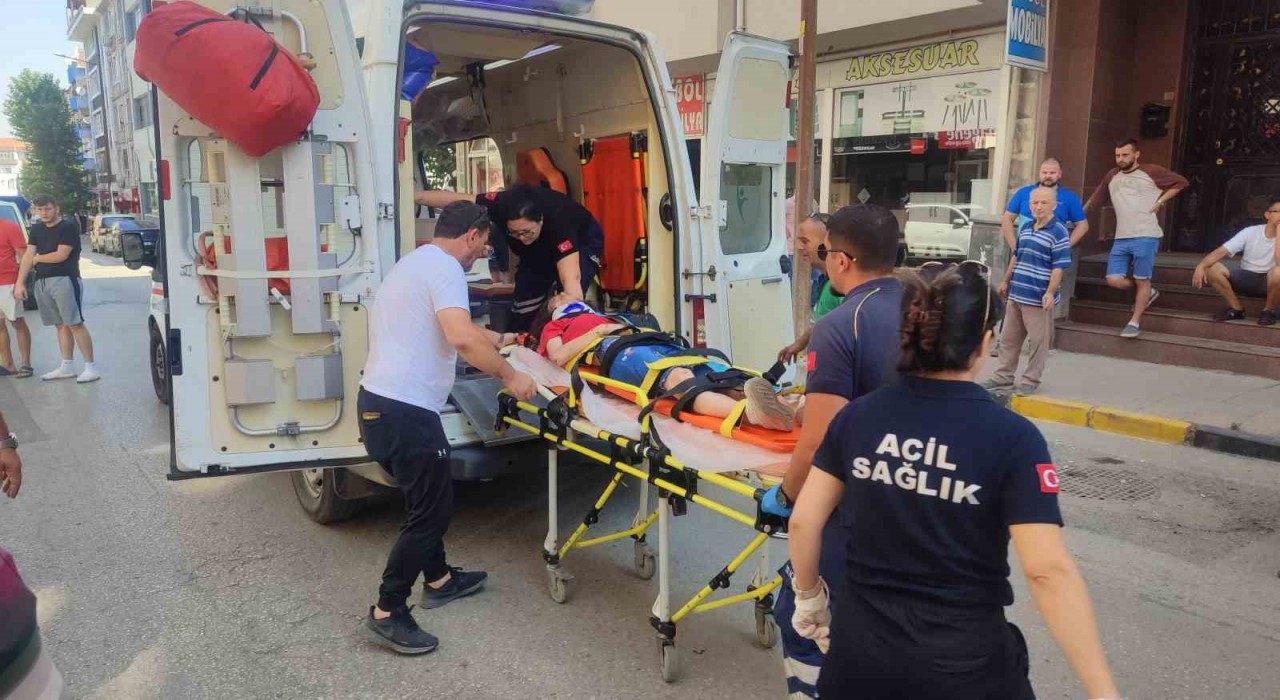 Keşanda motosiklet yayaya çarptı, 2 kişi yaralandı