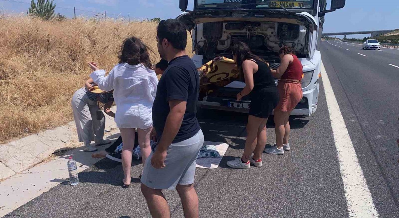 Kırkağaçta feci kaza: 1i ağır 4 yaralı