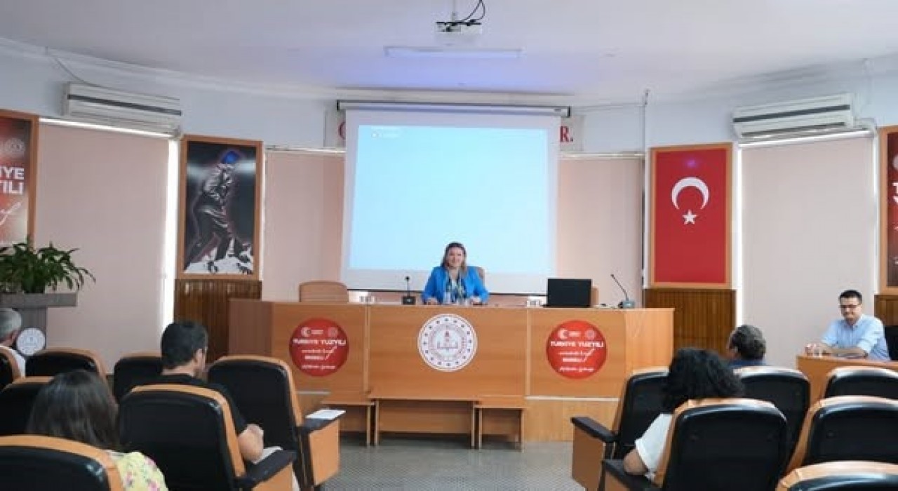 Kırklarelinde Eğitim Değerlendirme toplantısı gerçekleşti