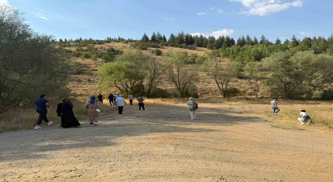 Kırşehirde orman yangınına önlem: Doğadan 150 kilogram atık toplandı