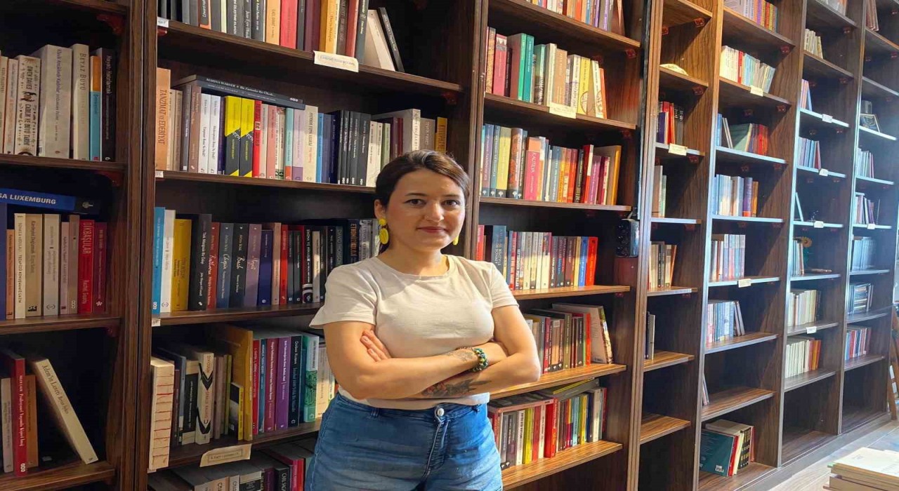 Kitap okuma alışkanlığı azalmıyor, değişiyor