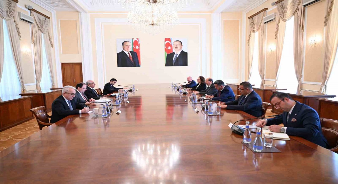 KKTC Cumhurbaşkanı Tatar, Azerbaycan Başbakanı Asadov ile bir araya geldi