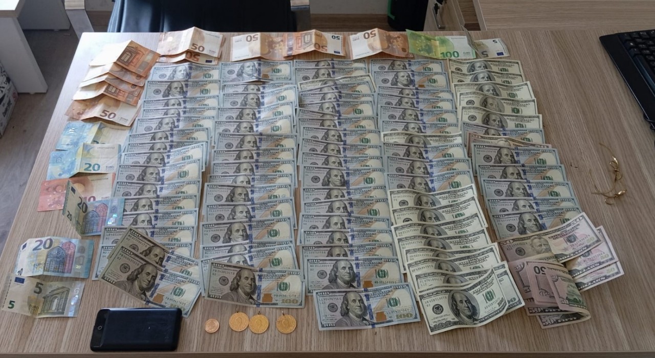 Kocaelide altın ve döviz çalan şahıs İzmirde yakalandı