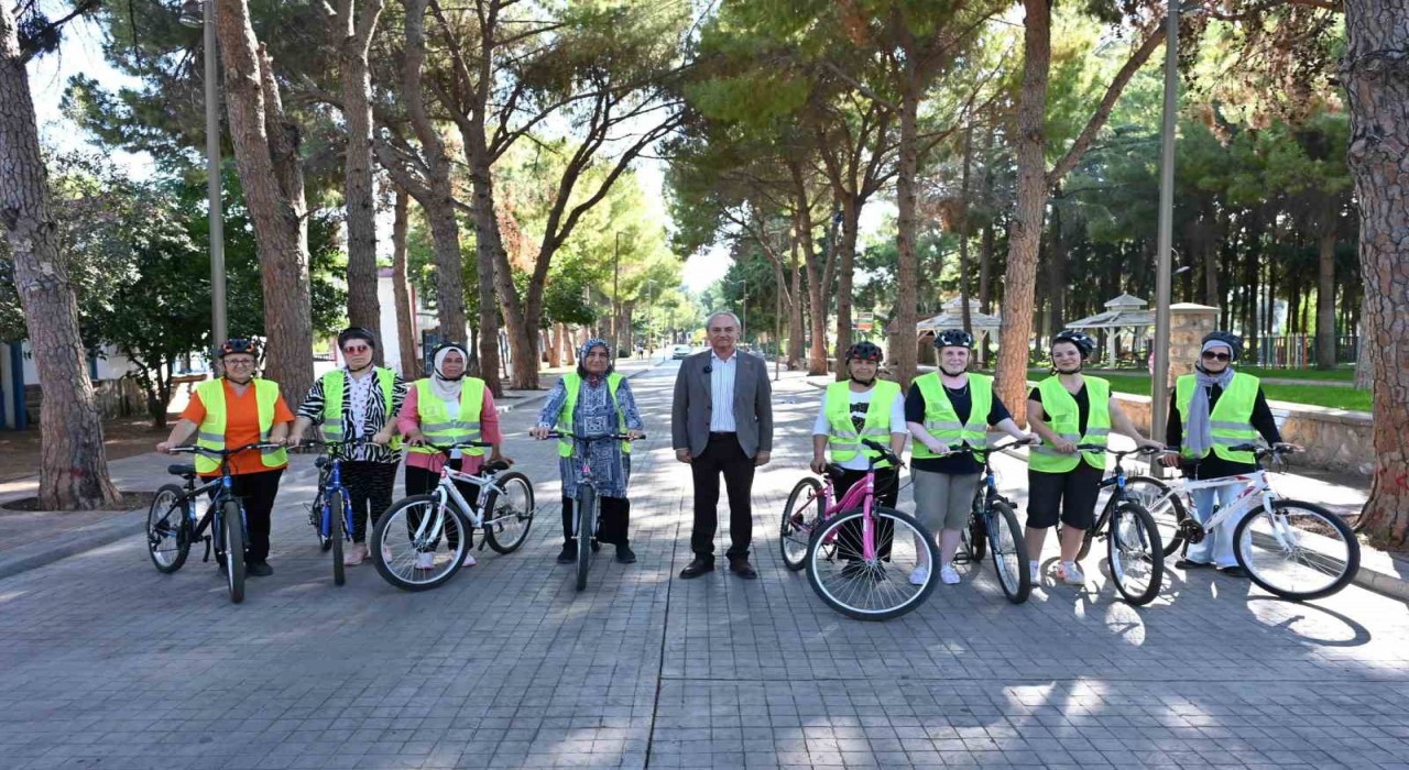 Kocagözden bisiklet eğitiminde kadınlara destek