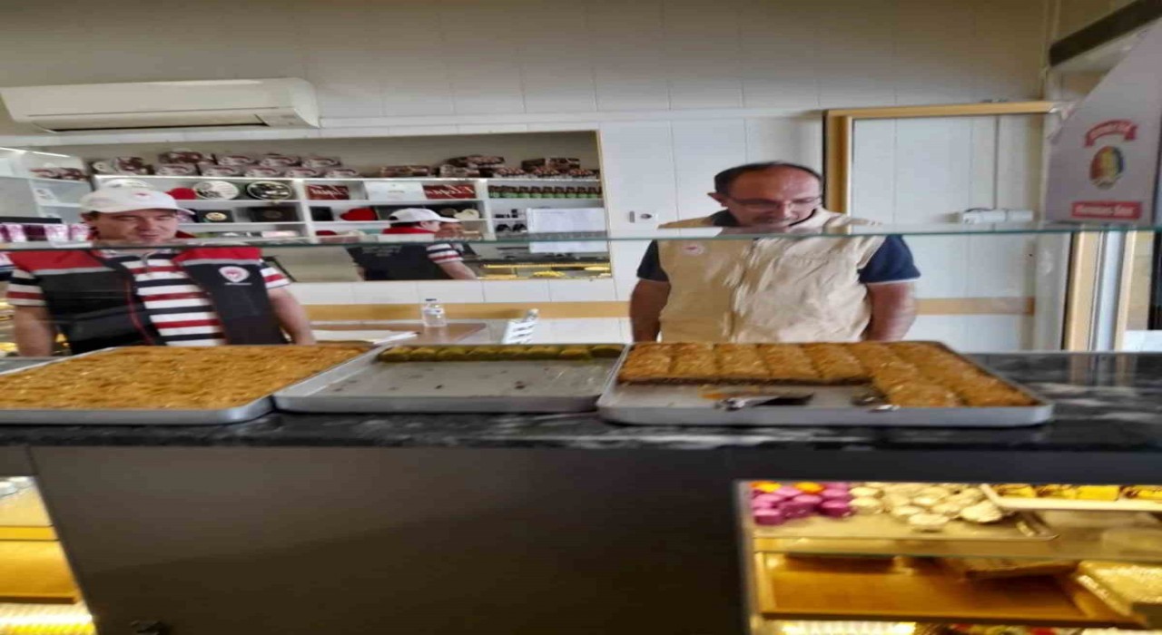 Koçarlıda tatlı ve dondurma işletmelerine eş zamanlı denetim