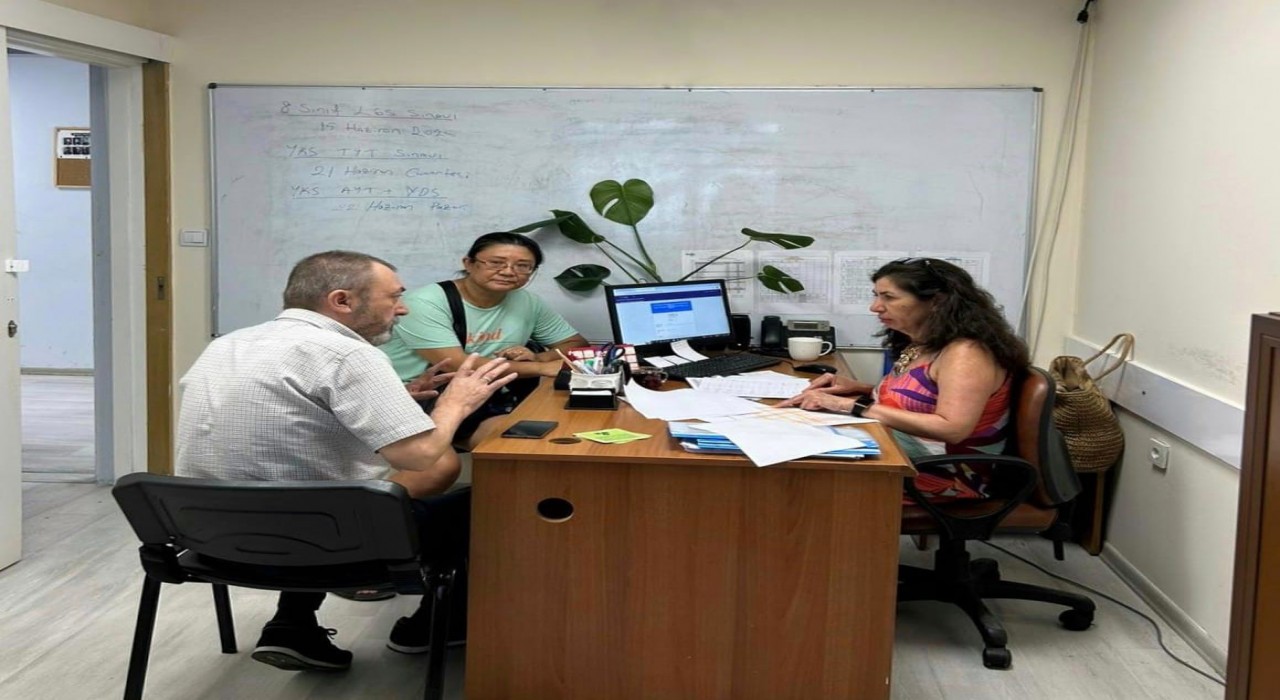 Konyaaltı Belediyesinden gençlere LGS tercih desteği