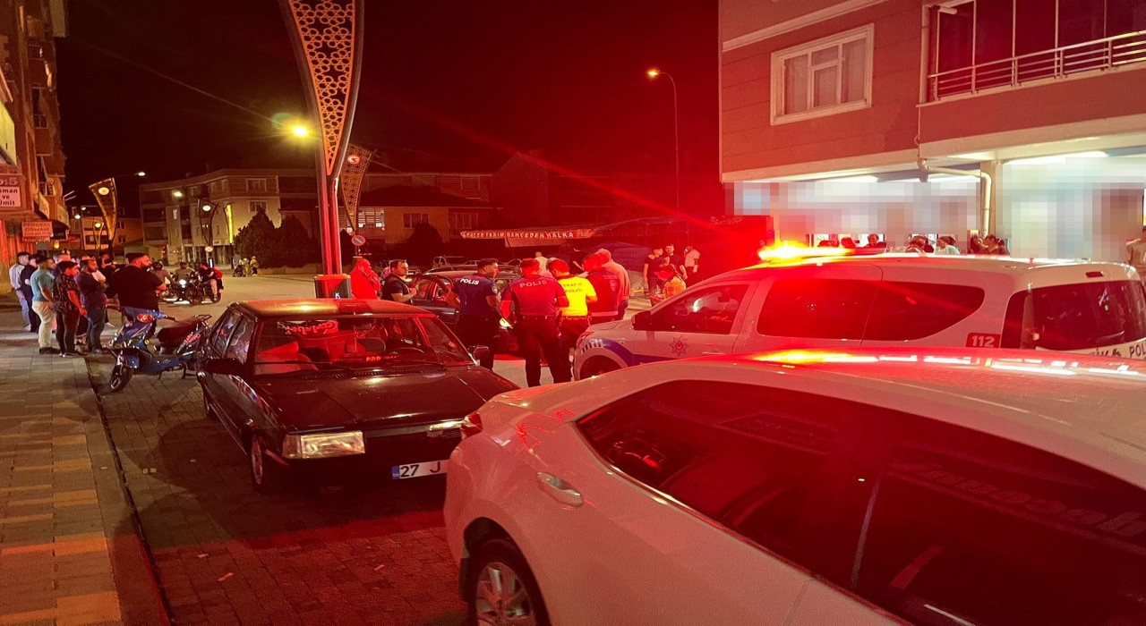 Konyada 14 yaşındaki çocuğun ayağının üzerinden otomobil geçti