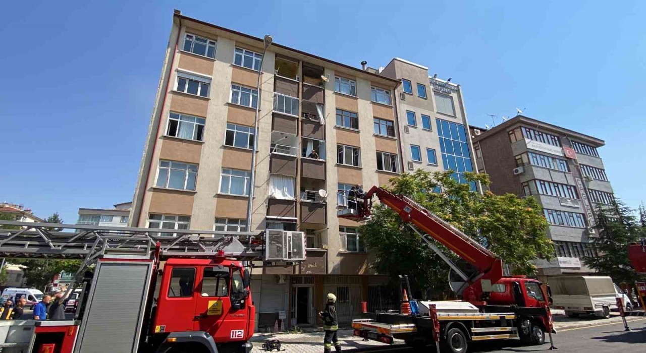 Konyada apartmanda yangın paniği: 5 kişi dumandan etkilendi