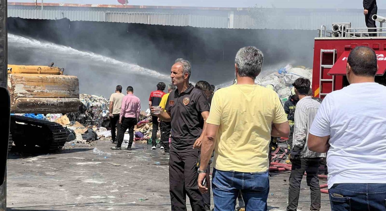 Konyada fabrikada teneke sürtünmesi yangına neden oldu
