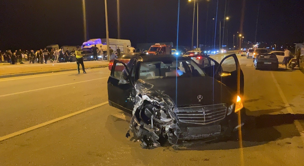 Konyada iki otomobil çarpıştı: 3 yaralı