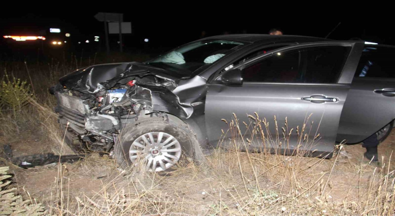 Konyada iki otomobil çarpıştı: 6 yaralı