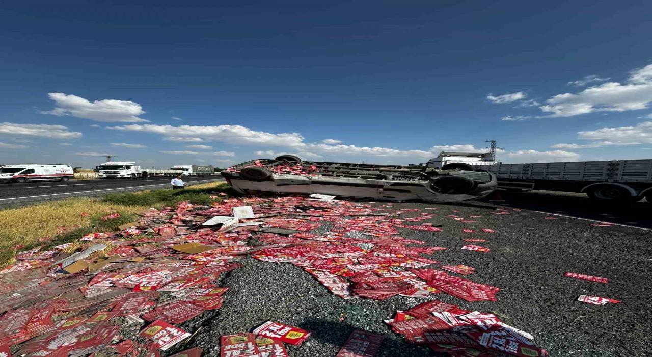 Konyada minibüs takla attı: 4 yaralı