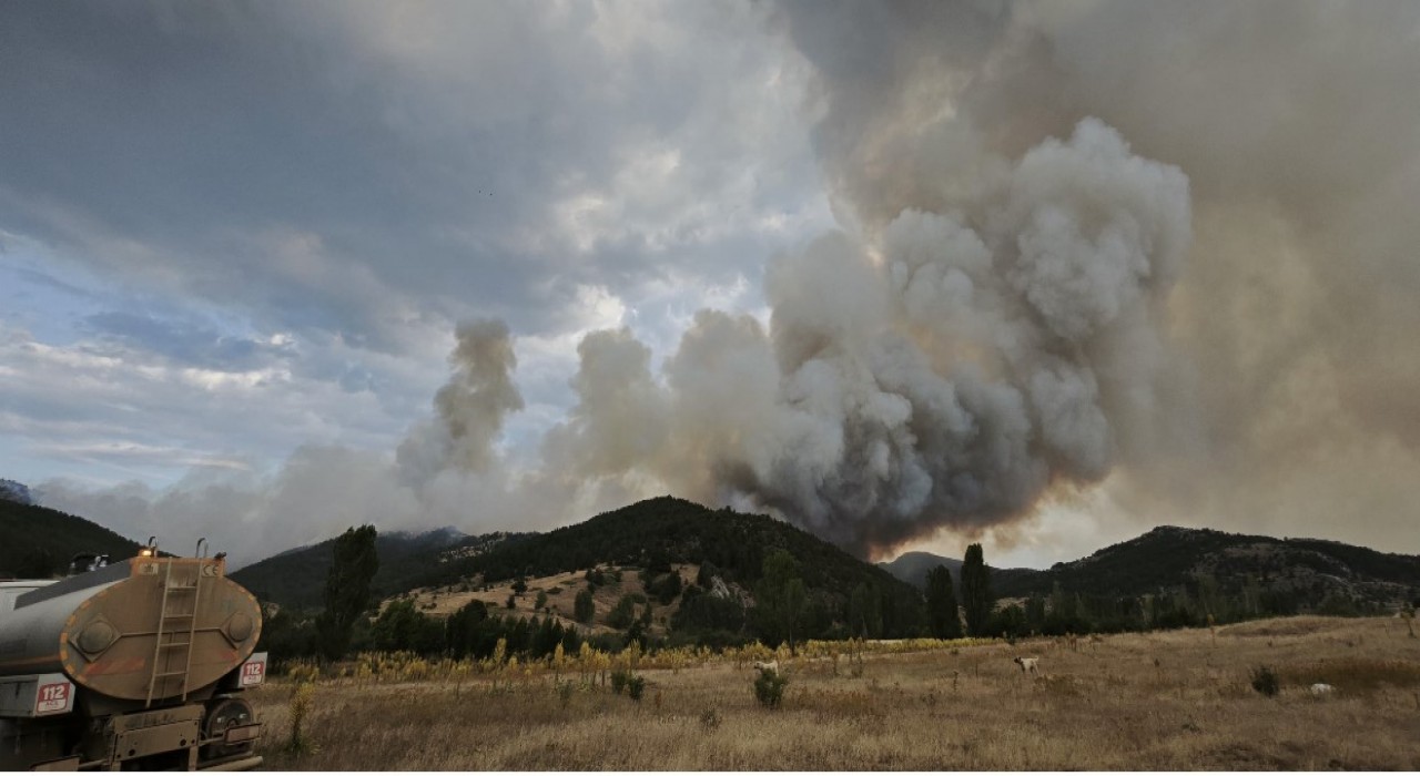 Konyadaki orman yangını Isparta sınırına dayandı, köylerde tedbir alındı
