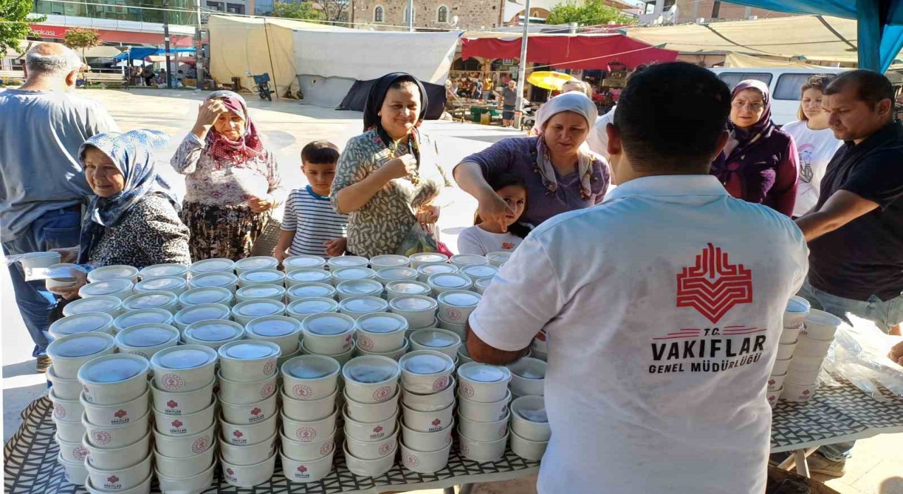 Köşkte aşure hayrı etkinliğine yoğun ilgi