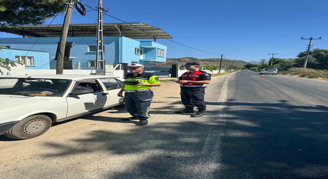 Köşkte jandarma ekiplerinden şok trafik uygulaması