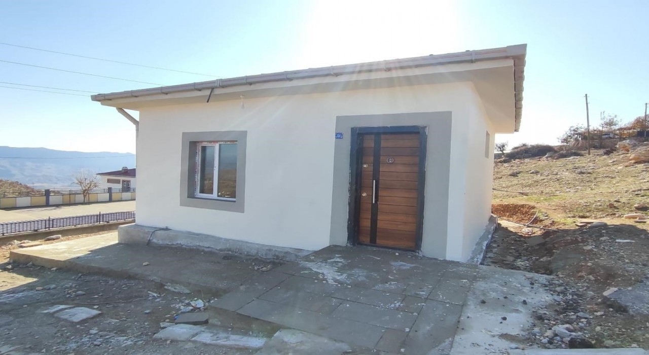 Köy muhtarlarına yeni muhtarlık ofisleri yapıldı