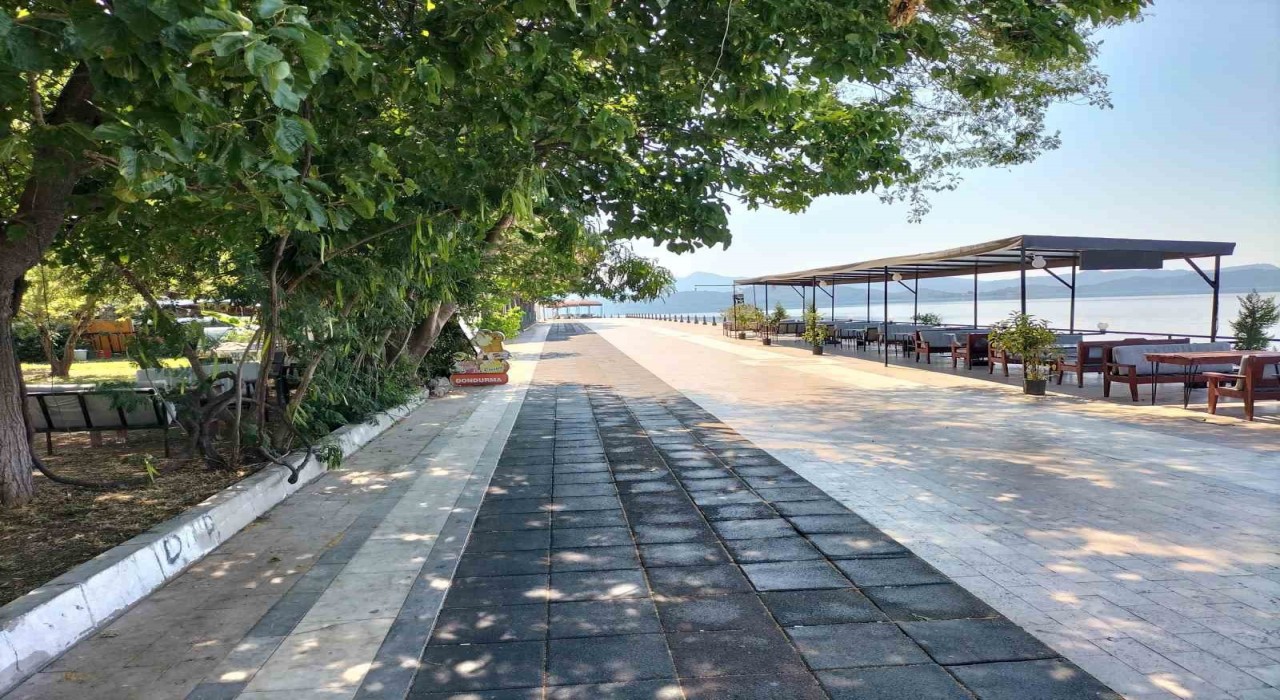 Köyceğizde aşırı sıcaklar hayatı olumsuz etkiledi