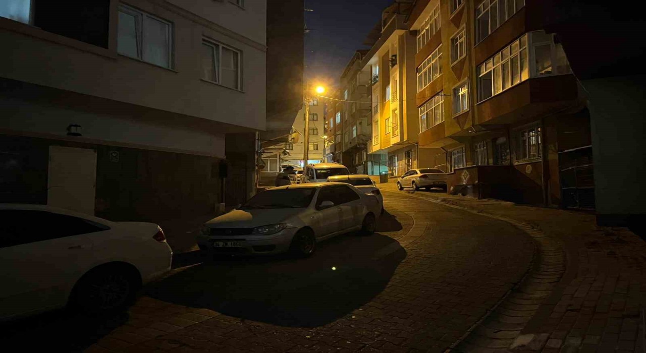 Küçükçekmecede 4 kişilik aile tavuktan zehirlendi