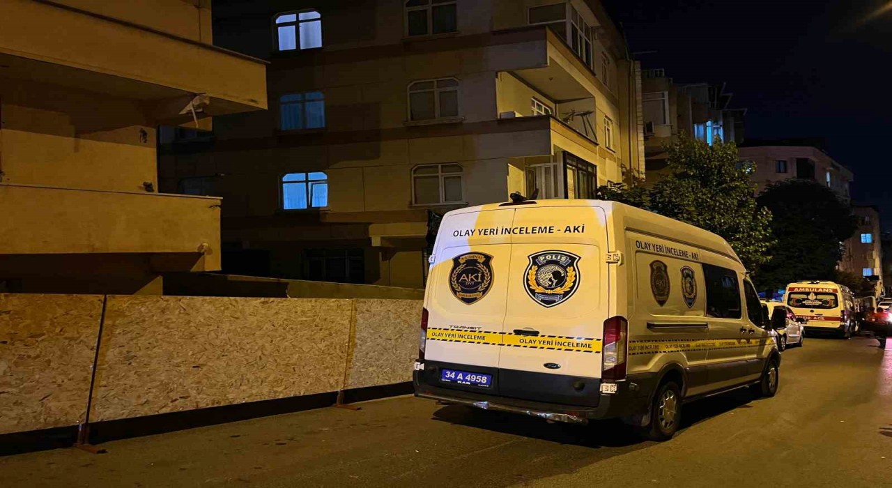 Küçükçekmecede bir genç evinde ölü bulundu