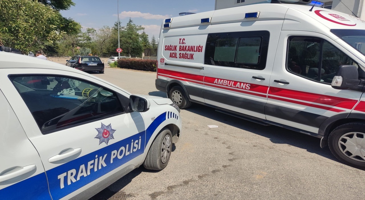 Kuluda elektrikli bisiklet ile otomobil çarpıştı: 1 yaralı