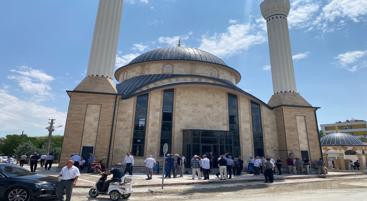 Kuluda yapımı tamamlanan camide ilk Cuma Namazı kılındı