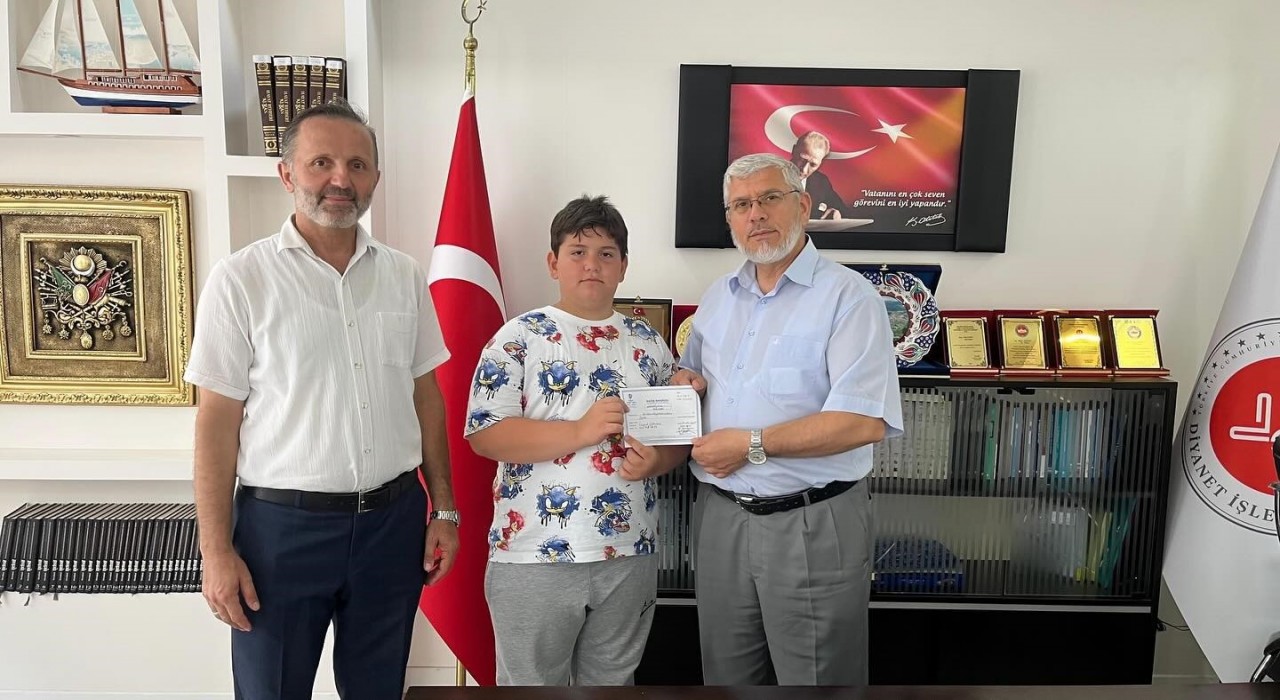 Kuran kursu öğrencisi harçlığını Filistine bağışladı