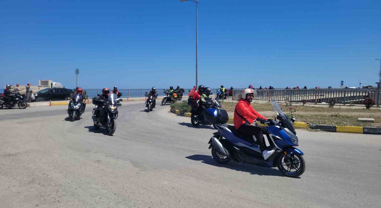 Kurtuluş Savaşında cephanenin taşındığı İstiklal Yolunu motorlarıyla geçtiler