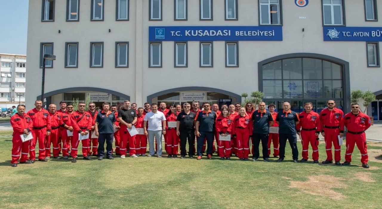 Kuşadası arama kurtarma ekibi eğitimlerini tamamladı