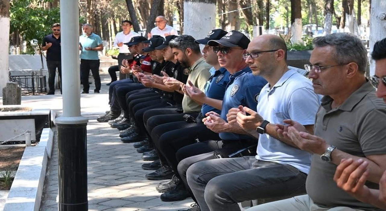 Kuşadasında 15 Temmuz ruhu yaşatılıyor