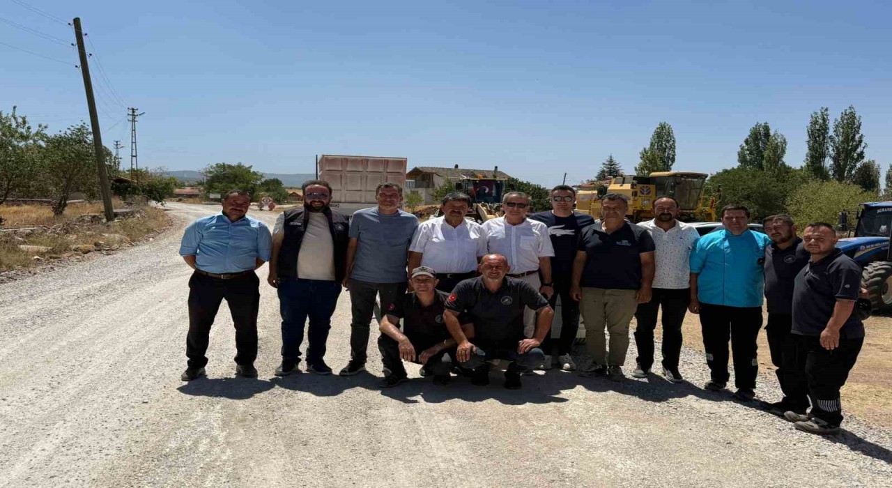 Kütahya İl Özel İdaresinden yol çalışması