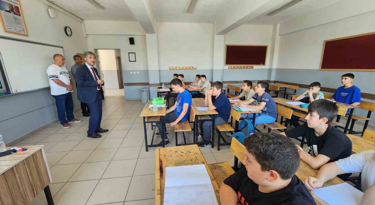 Kütahya MEM Müdürü Yılmazdan Destekleme ve Yetiştirme Kurslarına ziyaret