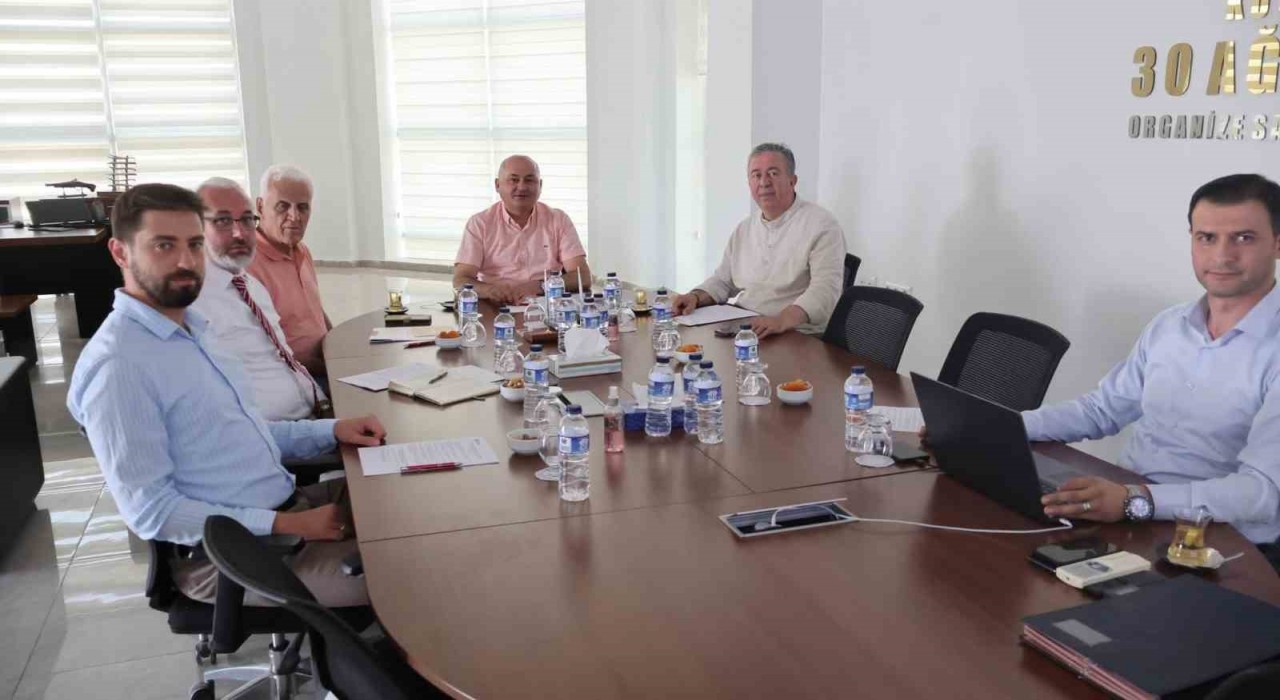 Kütahyada 30 Ağustos OSBde Yönetim Kurulu toplantısı
