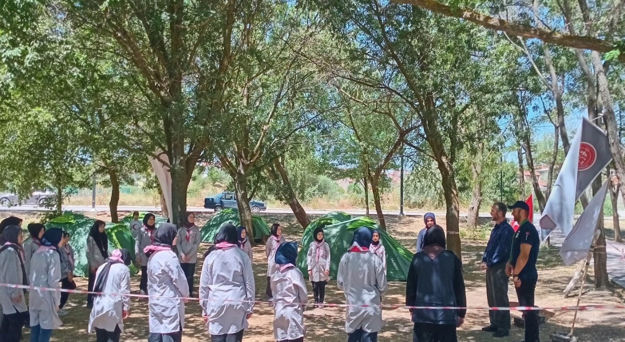 Kütahyada izcilik kampı düzenlendi