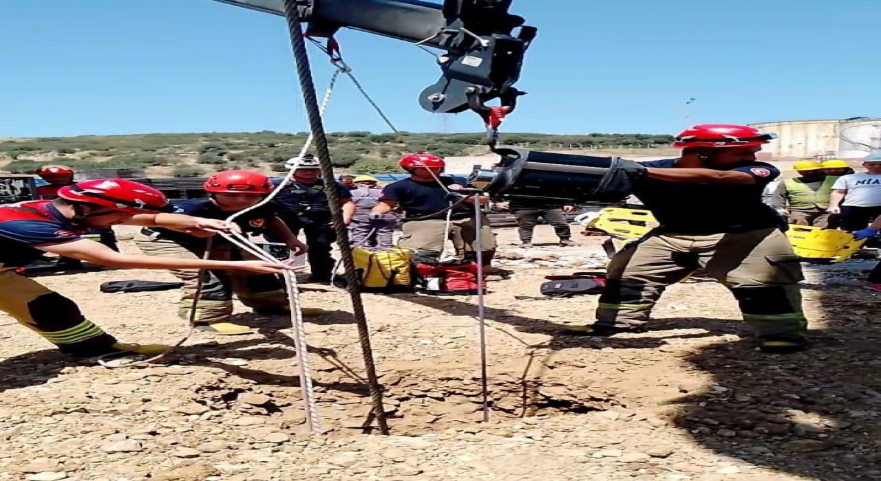 Kuyuya düşen kişiyi itfaiye ekipleri kurtardı