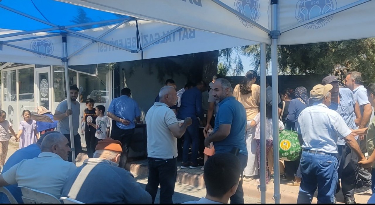 Malatya İş İnsanları Platformundan aşure ikramı