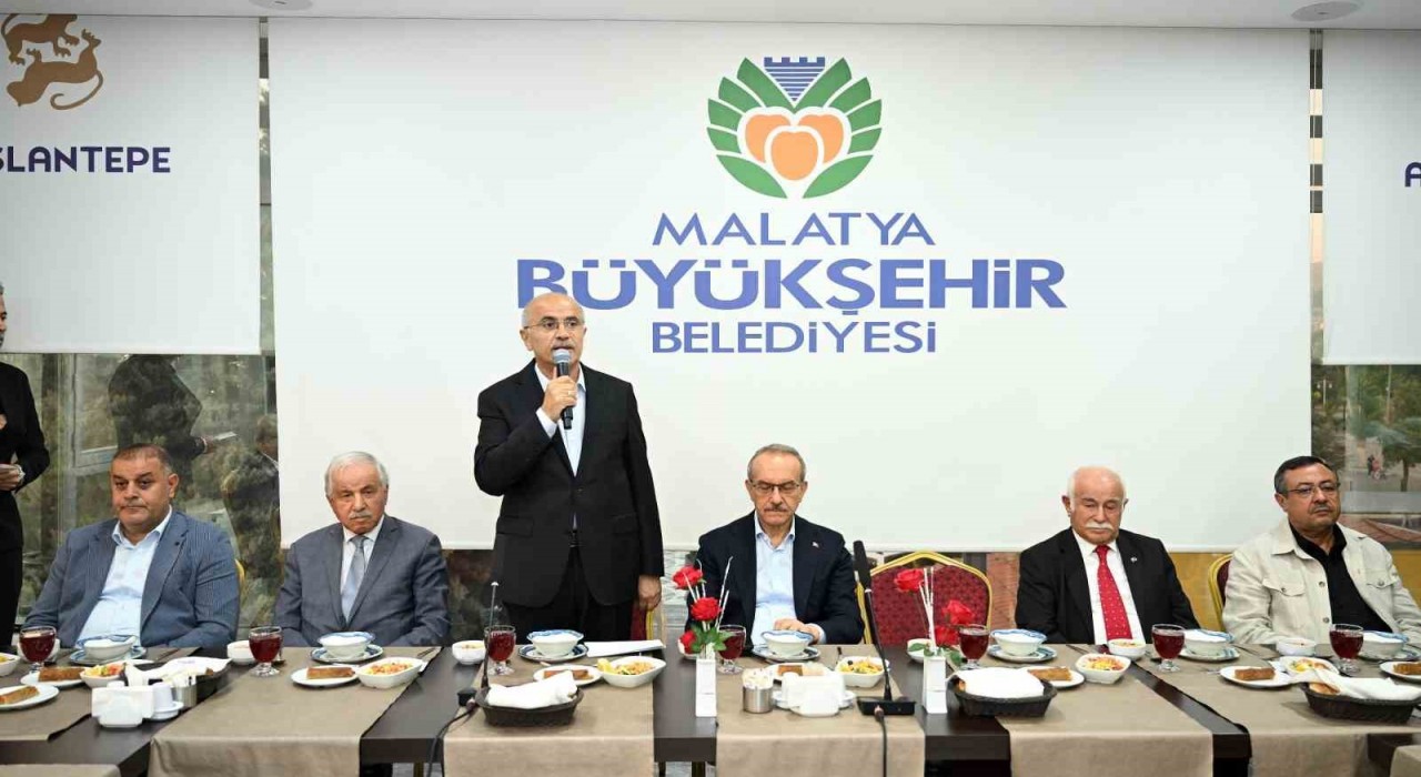 Malatyada Büyükşehir Belediyesinden Muharrem İftarı