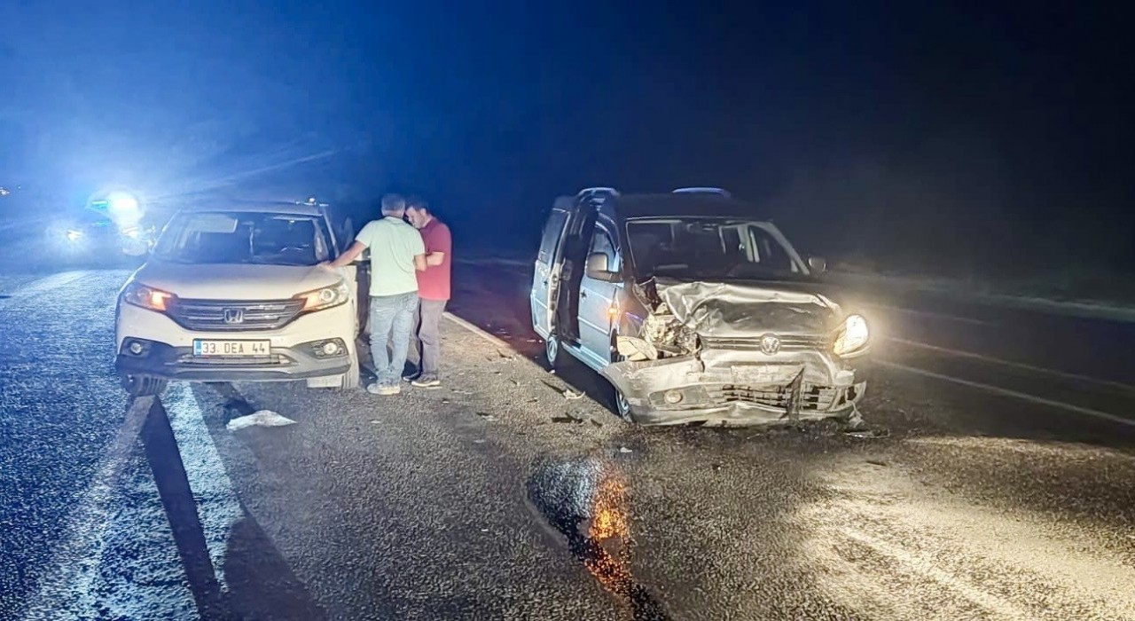 Malatyada iki otomobil çarpıştı: 4 yaralı