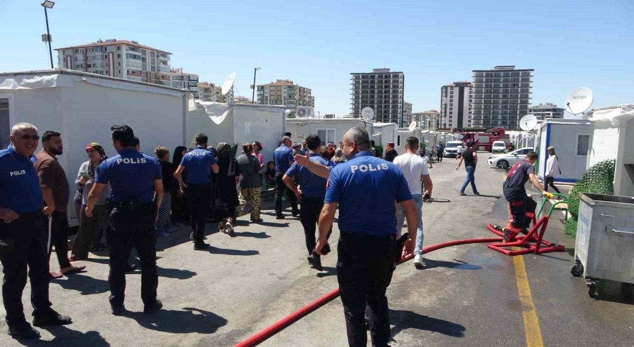 Malatyada konteyner kentte korkutan yangın