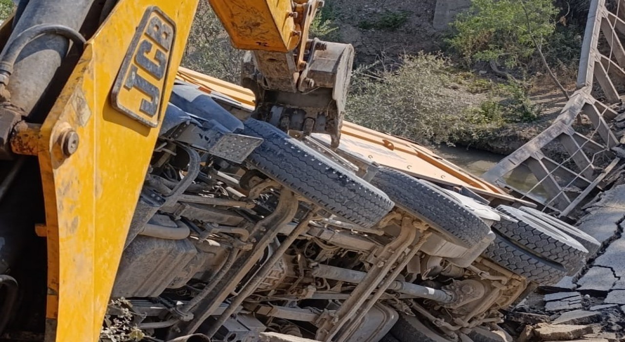 Malatyada köprü çöktü: 1 yaralı