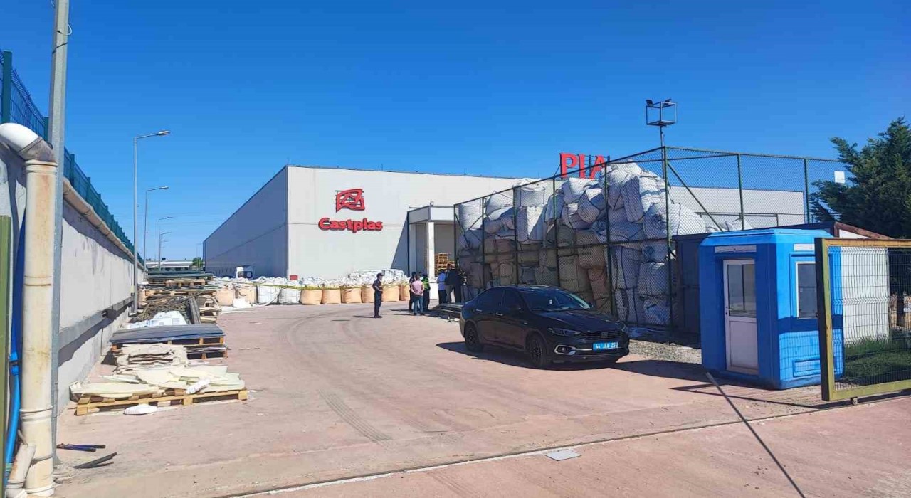 Malatyada tabela üretim fabrikasında patlama: Yaralılar var