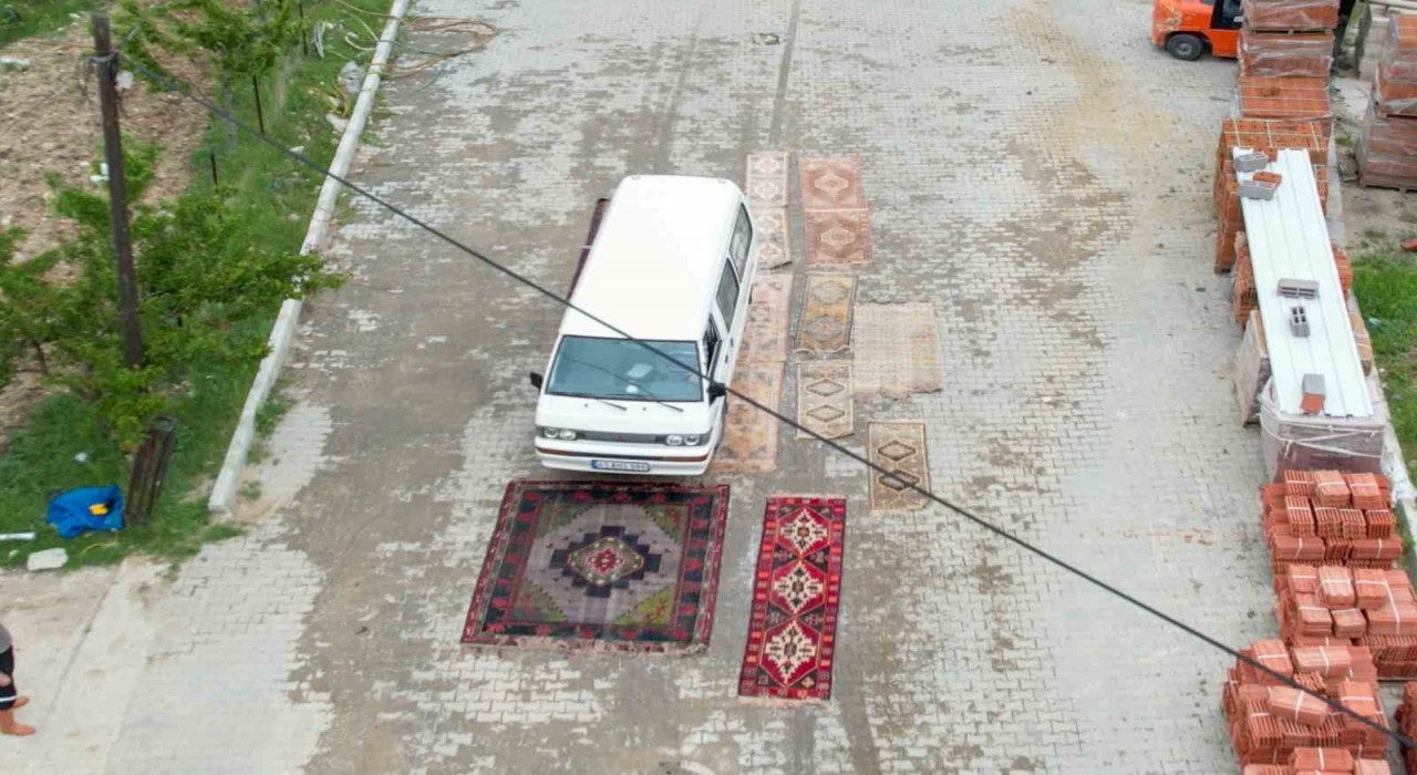 Manisada şaşkına çeviren halı eskitme yöntemi