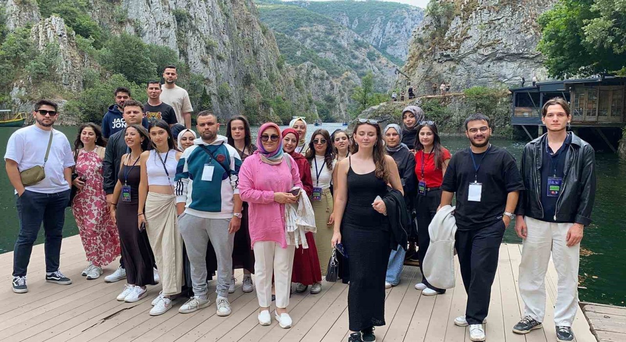 Manisalı gençler ‘Yeşil Adımlar Projesi ile yurt dışına açıldı