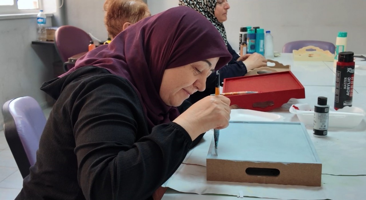 Mardinde 10 merkezde 42 bin kadına destek çalışmaları sürüyor