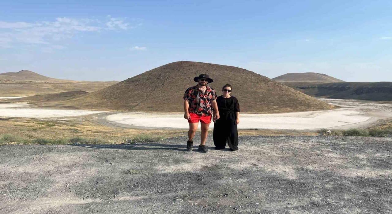 Meke Gölü, Acıgöl, obruklar turist çekiyor