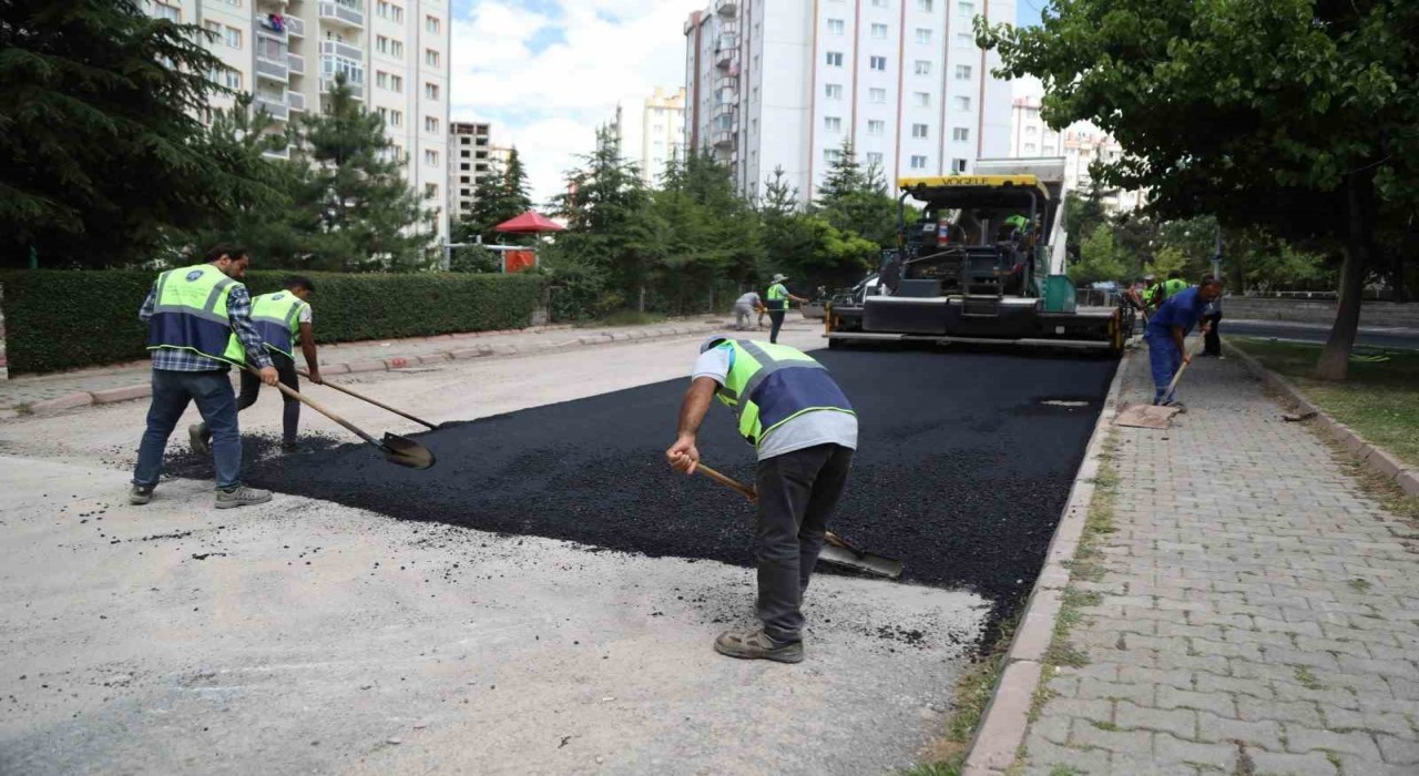 Melikgaziden İldemin ulaşımını rahatlatacak asfalt çalışması