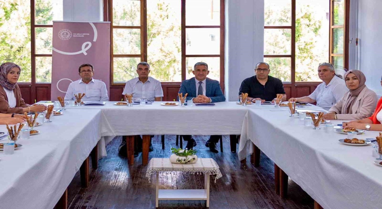 Menteşede hayat boyu öğrenme komisyonu toplantısı gerçekleştirildi