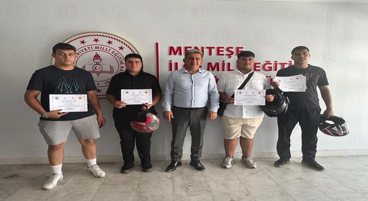 Menteşede Kaskom projesinde öğrencilere belgeleri takdim edildi