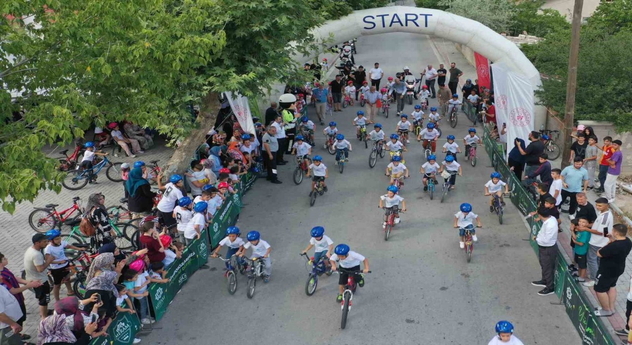 Meramda bisiklet yarışları heyecanı sürüyor