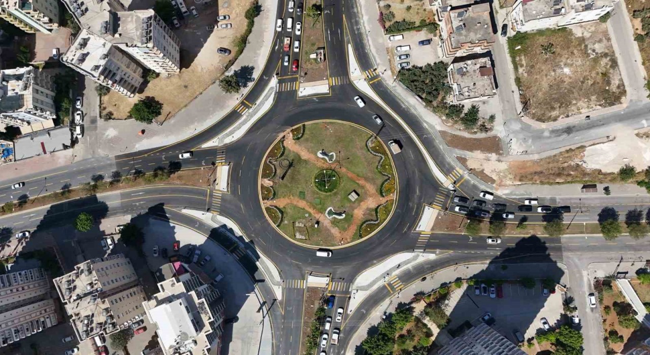 Mersinde kavşak düzenlemesiyle trafik rahatlatılıyor